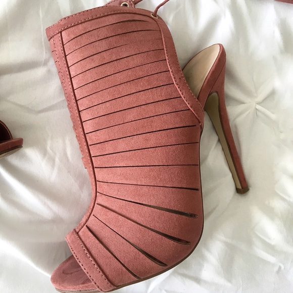 Shoe Dazzle | Laced up open toe sandals - Picture 3 of 6